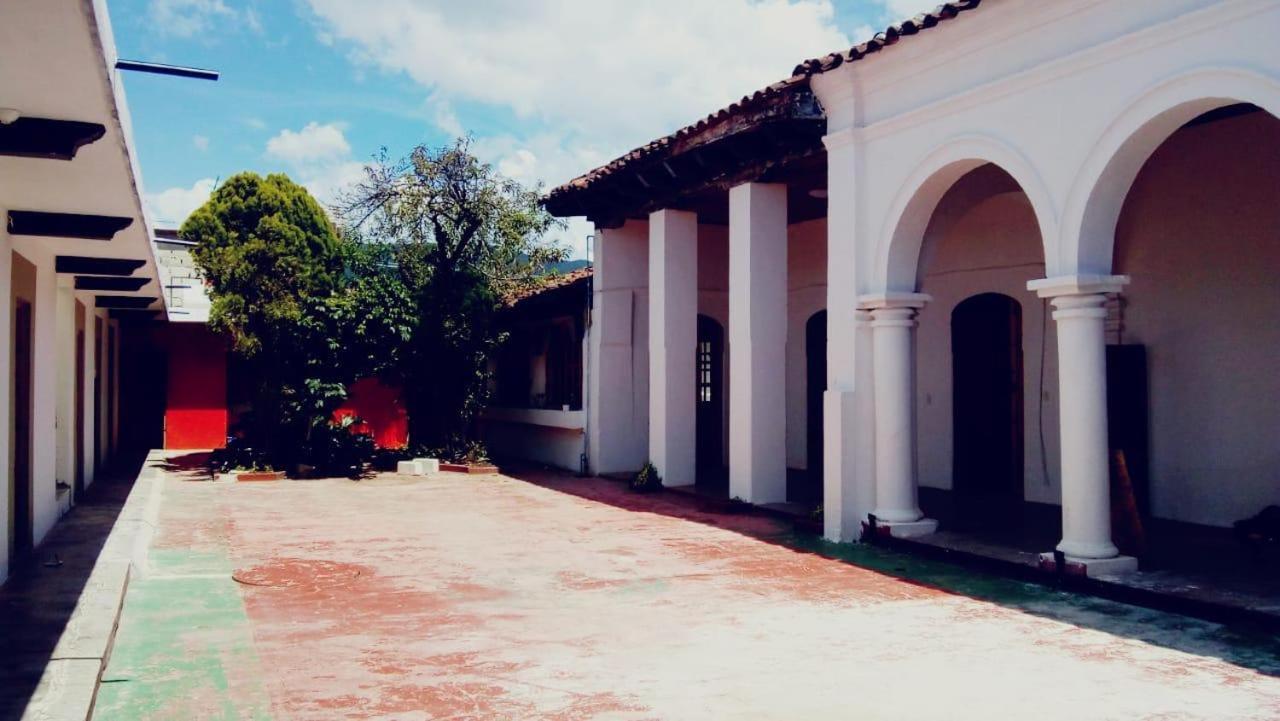 Fandango Hostel ซานกริสโตบัล เด ลาสกาซาส ภายนอก รูปภาพ